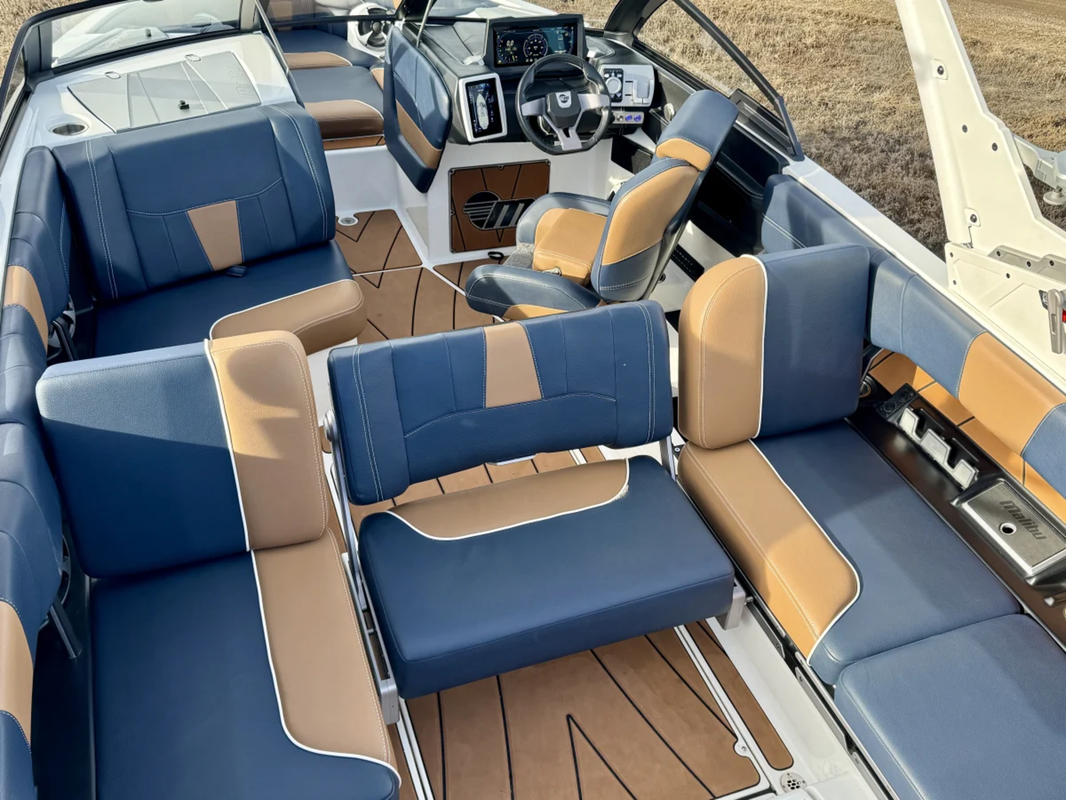 2021 Malibu 23 LSV - M6DI