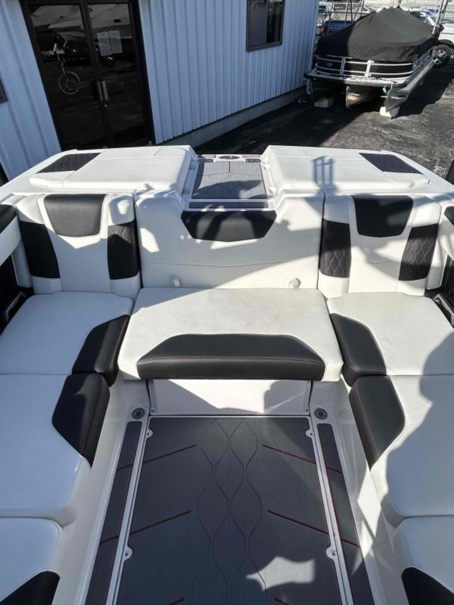 2024 Malibu Boats M220 for sale in Hazelwood, Missouri
