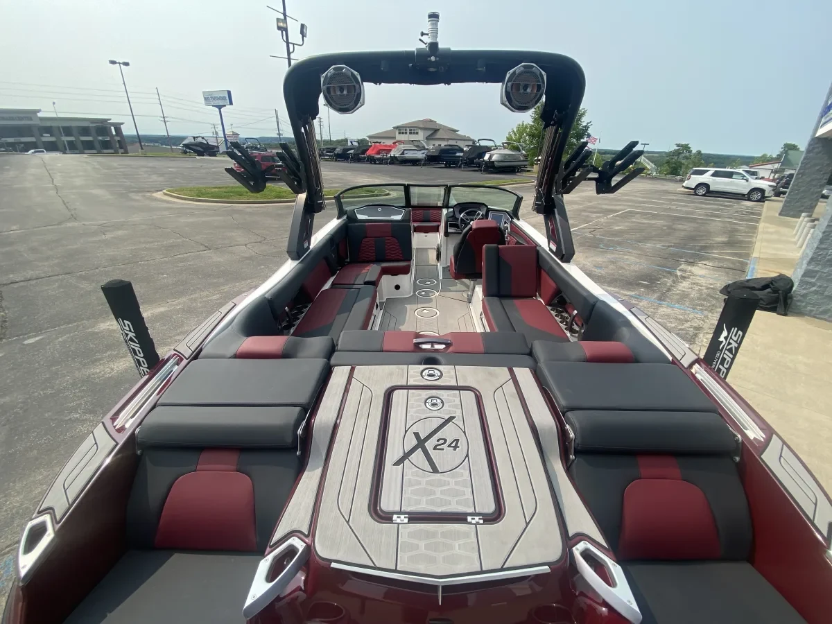 2022 MasterCraft X24