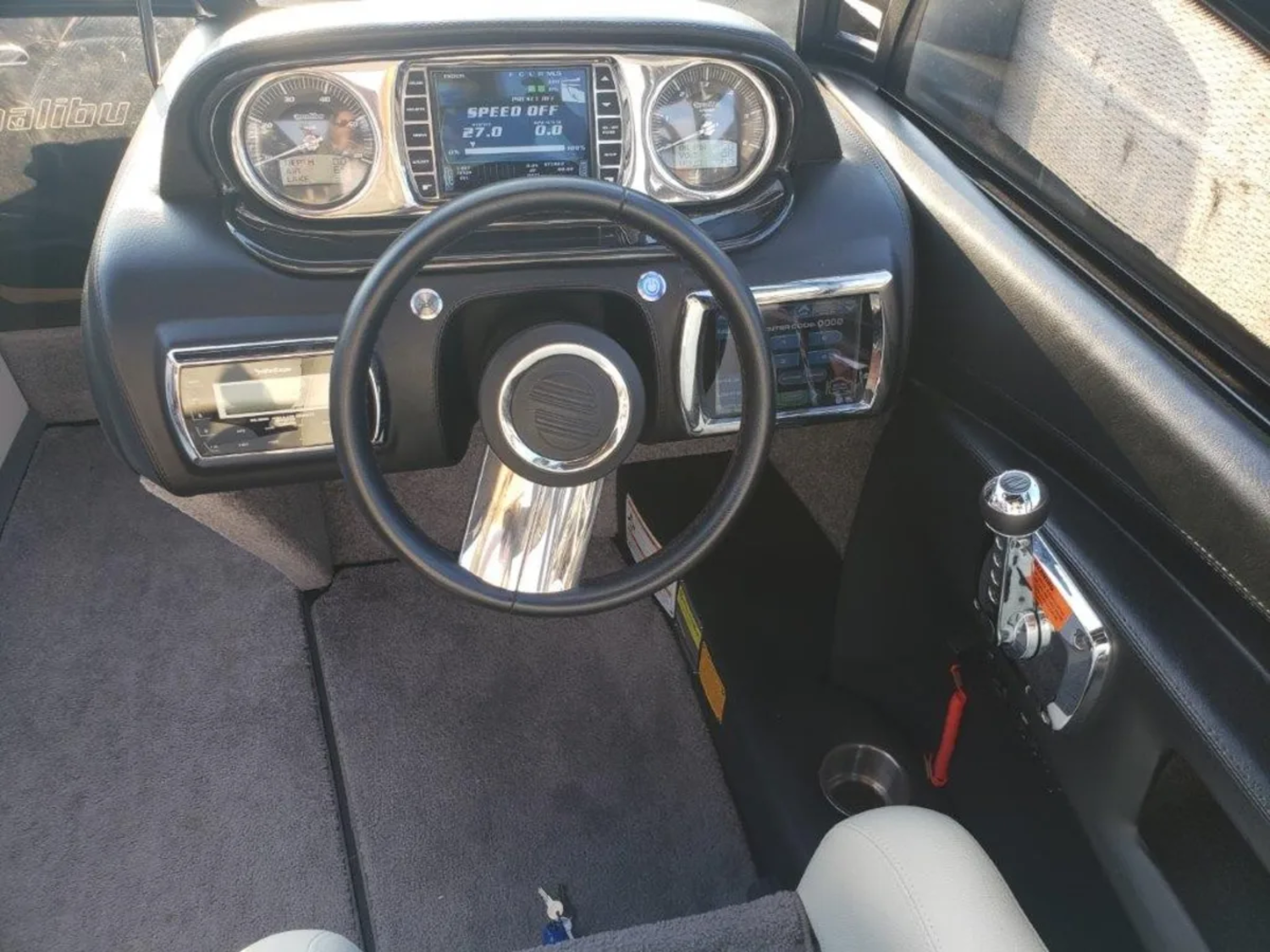 2013 Malibu 23 LSV Very Low 180 HOURS WAKESETTER