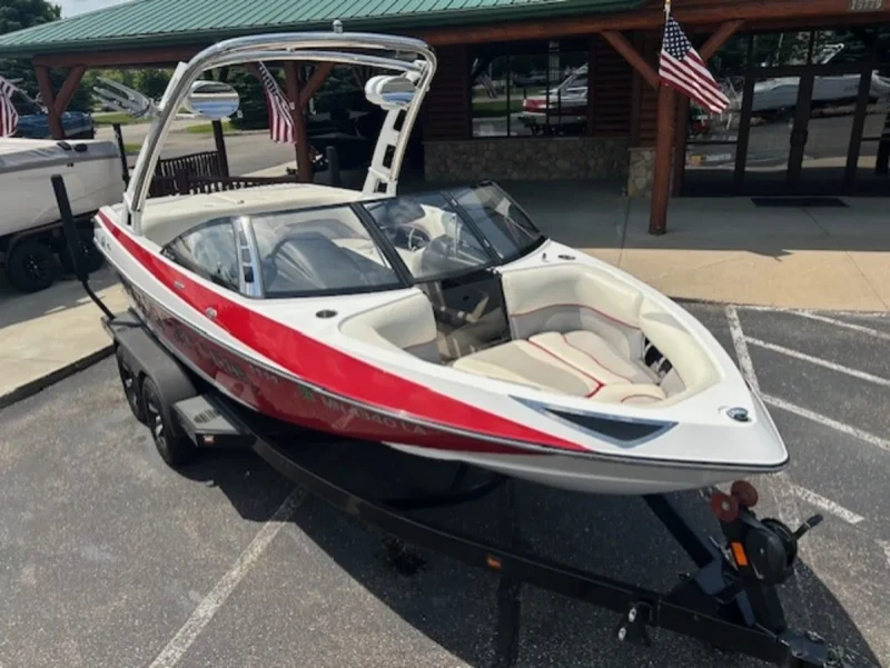2013 Malibu Boats Wakesetter VTX for sale in Detroit Lakes, Minnesota
