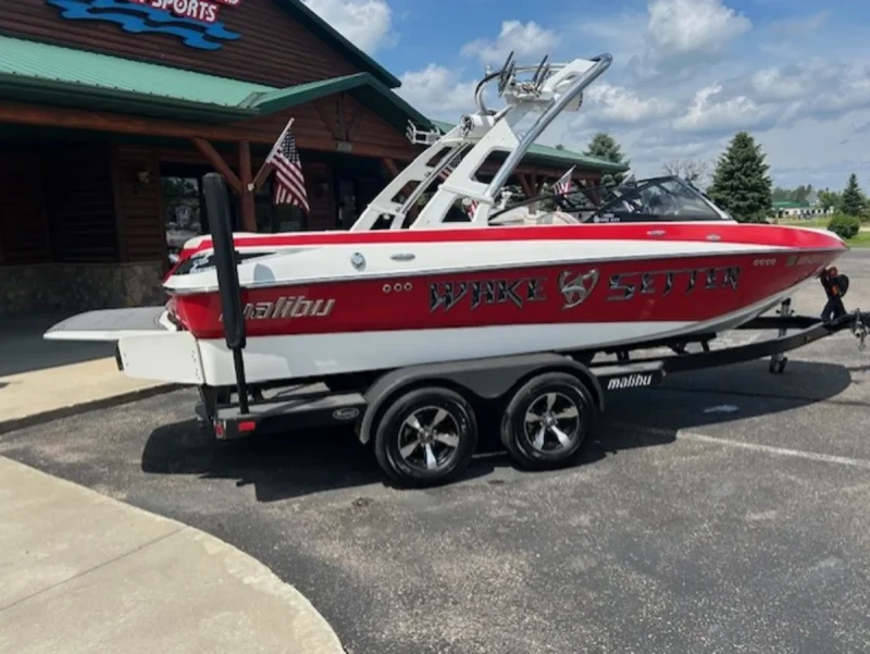 2013 Malibu Boats Wakesetter VTX for sale in Detroit Lakes, Minnesota