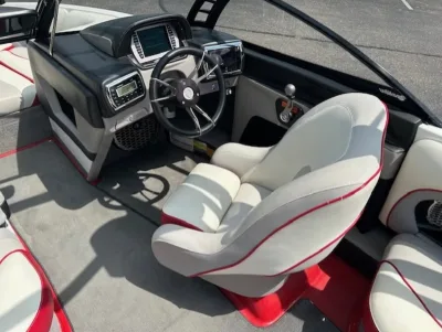 2013 Malibu Boats Wakesetter VTX for sale in Detroit Lakes, Minnesota