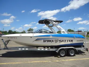 2012-malibu-wakesetter-22-mxz-105016-image0.webp
