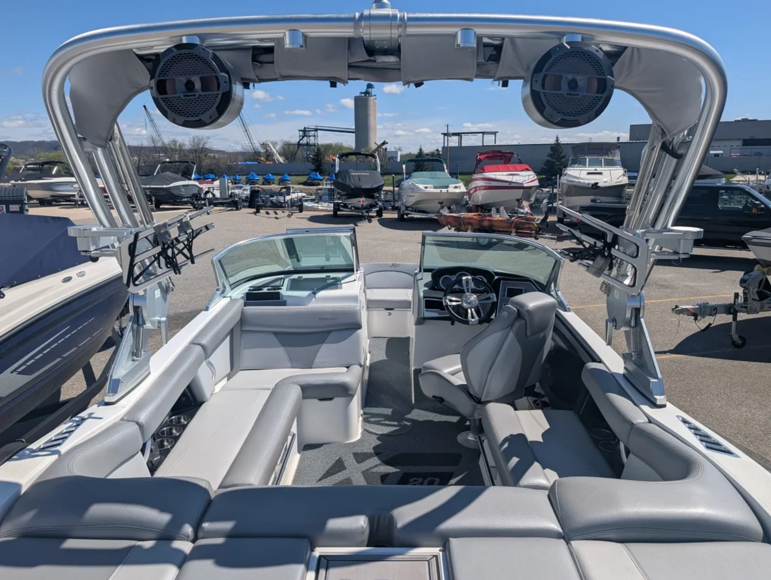 2018 Mastercraft XT 20
