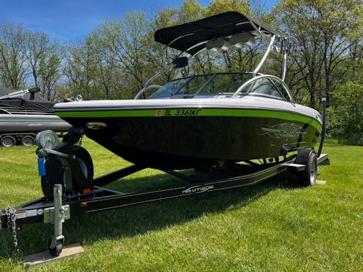 2006 Air Nautique SV-211 Nautique Boats for sale in Dahinda Illinois