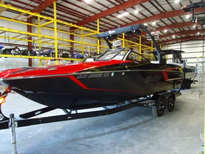 2017 Malibu Boats Wakesetter 24 MXZ for sale in Waterford, Michigan
