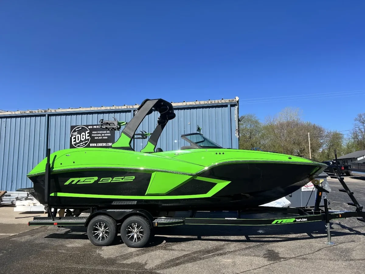 2024 MB Sports B52 25′ Demo