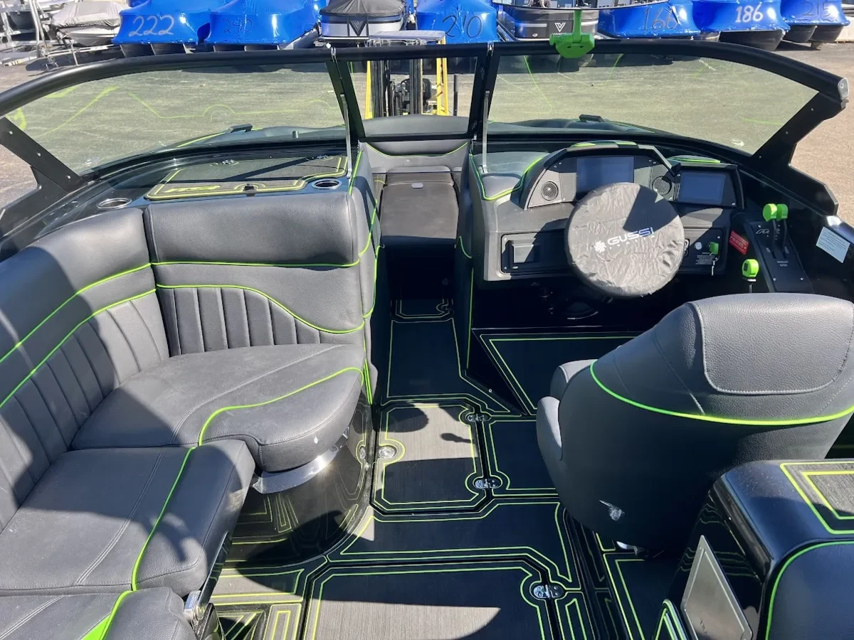 2024 MB Sports B52 25′ Demo