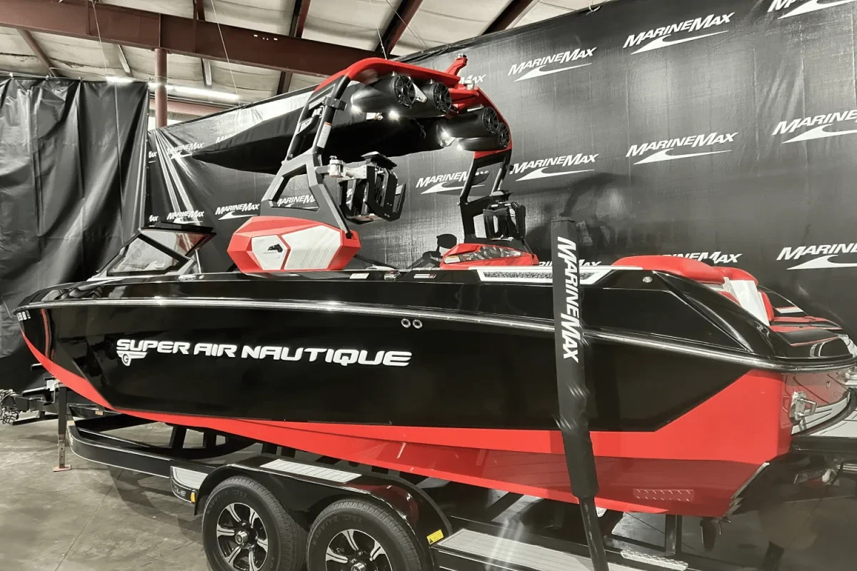 Year End Close Out Pricing! 2020 G23 Super Air Nautique, Steering Assist and Power Tower, PRICE IMPROVEMENT!!!