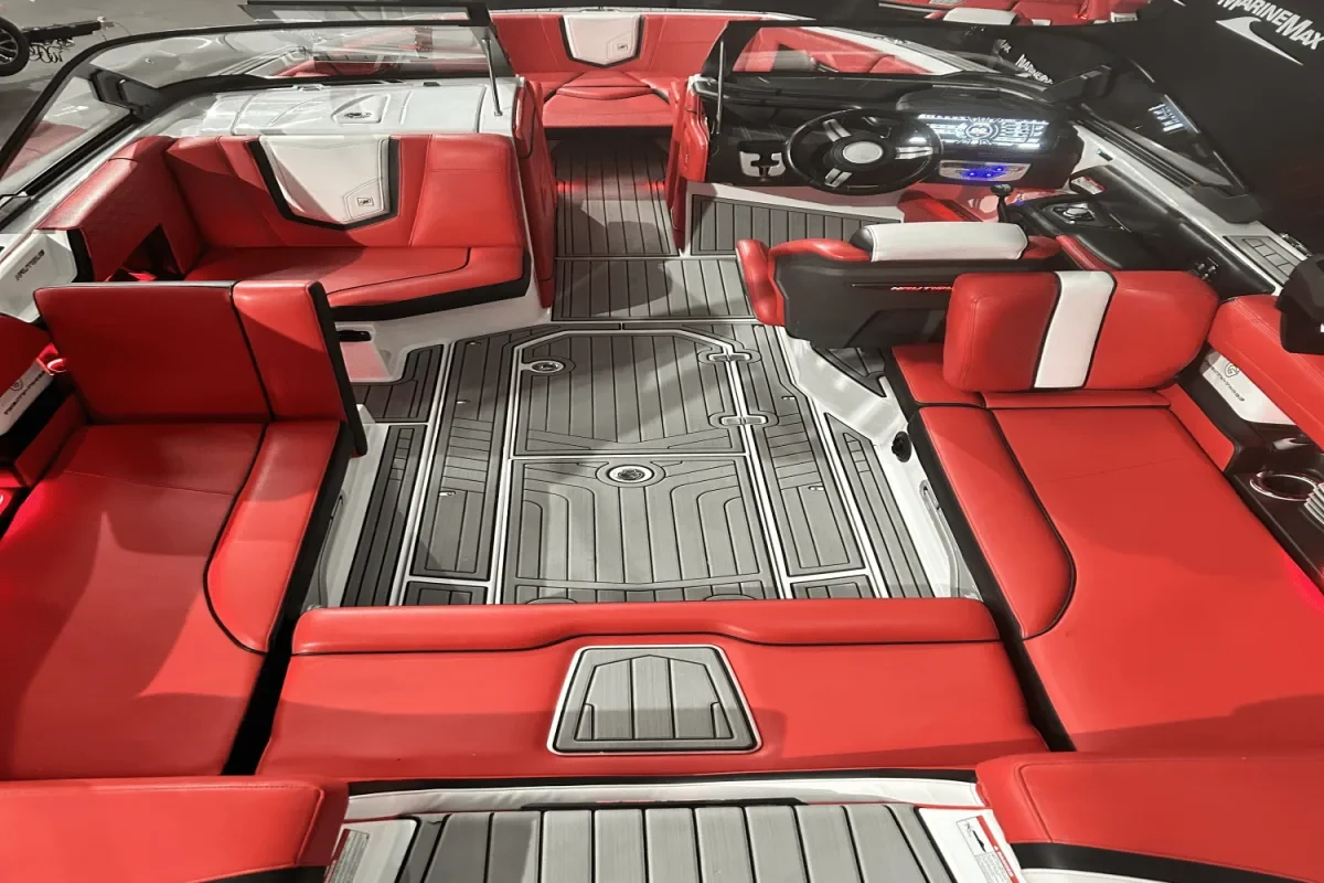 Year End Close Out Pricing! 2020 G23 Super Air Nautique, Steering Assist and Power Tower, PRICE IMPROVEMENT!!!