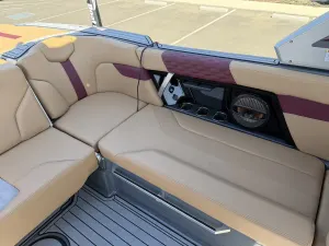 2024-mastercraft-xt24-98288-image10.webp