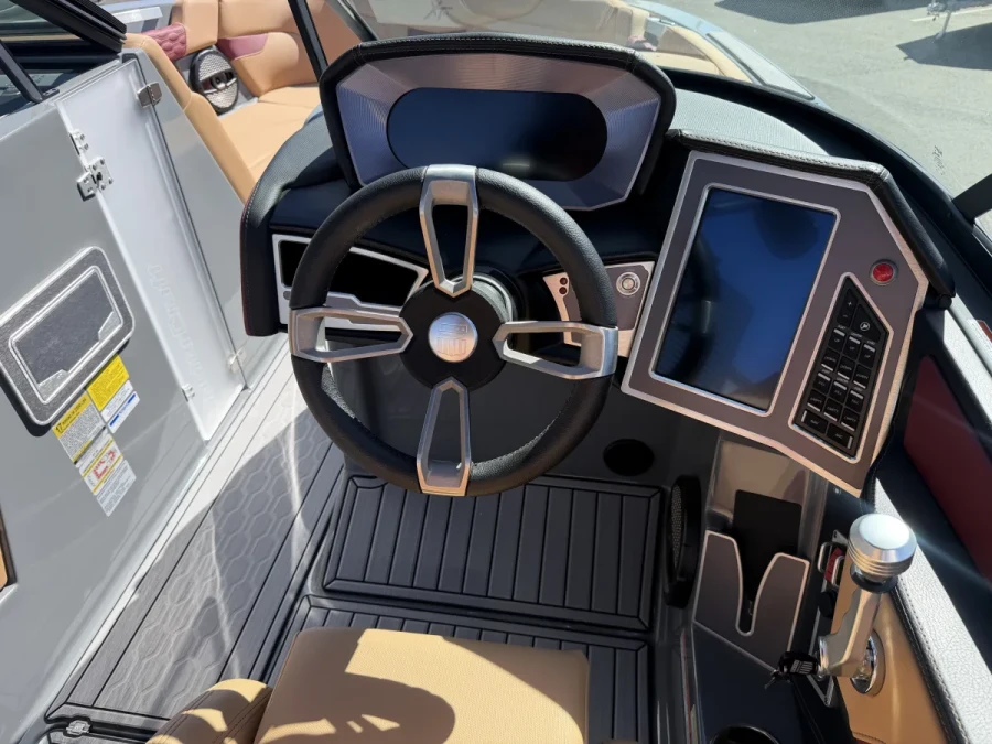 2024-mastercraft-xt24-98288-image8.webp