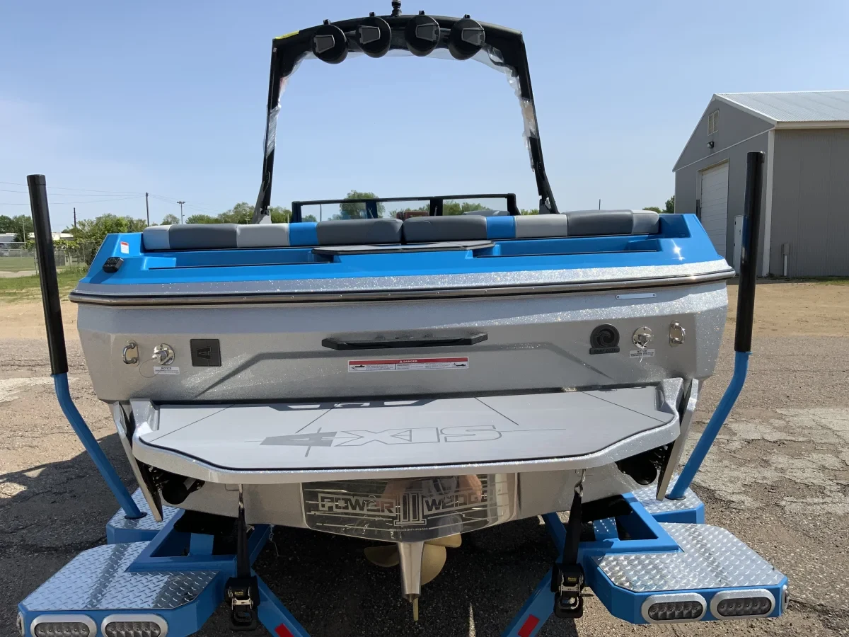 2025 Axis A225 wake boat w/ M5DI and TRL