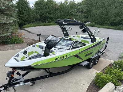2018 Malibu Boats Wakesetter 23 LSV for sale in Grand Rapids, Michigan