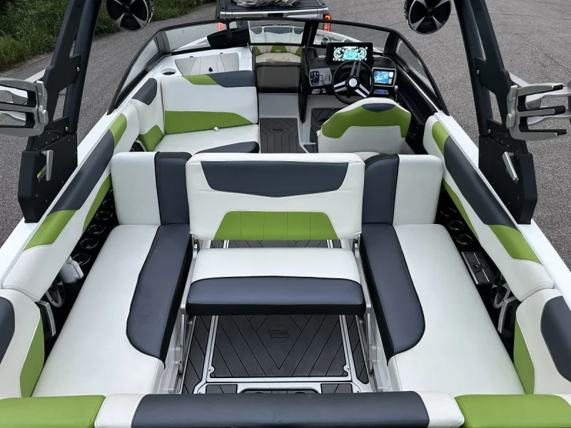 2018 Malibu Boats Wakesetter 23 LSV for sale in Grand Rapids, Michigan