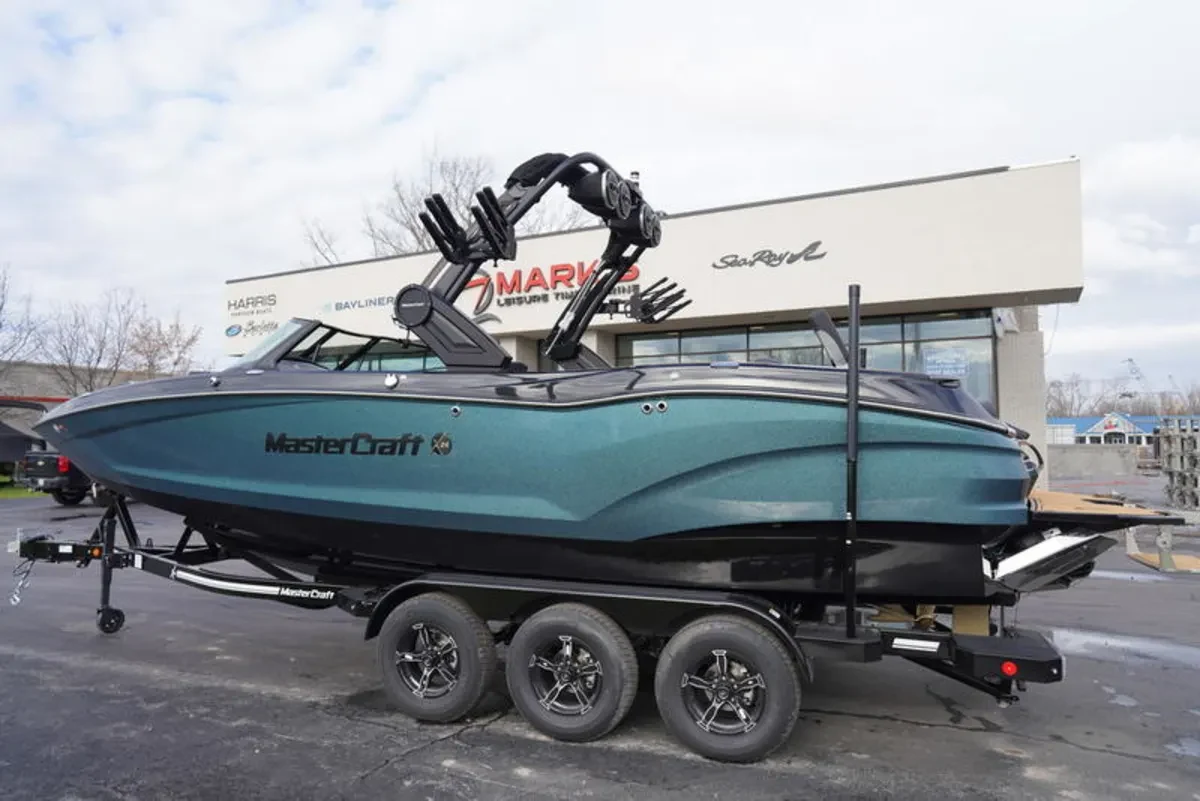 2025 MasterCraft X24