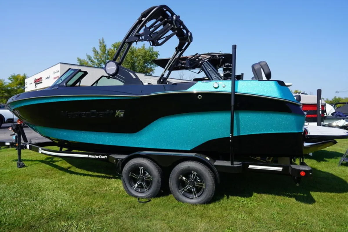 2025 MasterCraft XT23