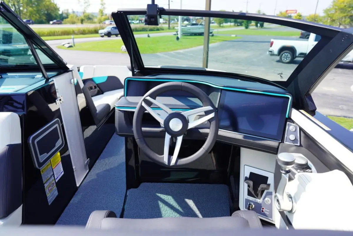 2025 MasterCraft XT23