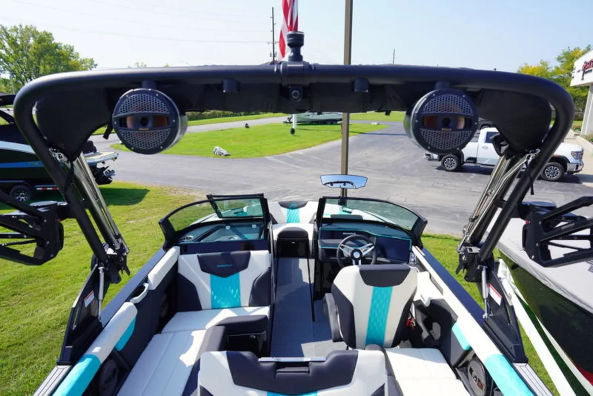 2025 MasterCraft XT23