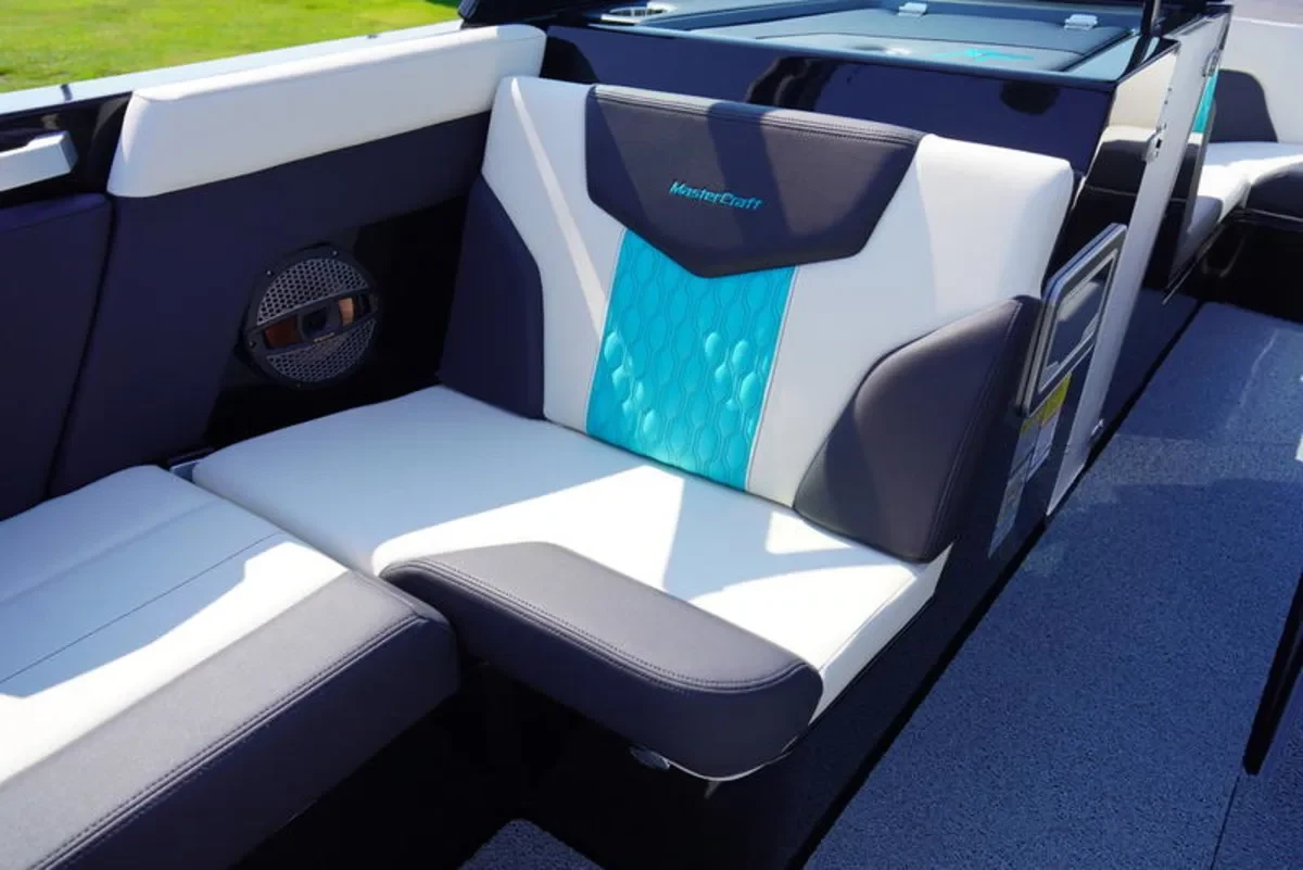 2025 MasterCraft XT23