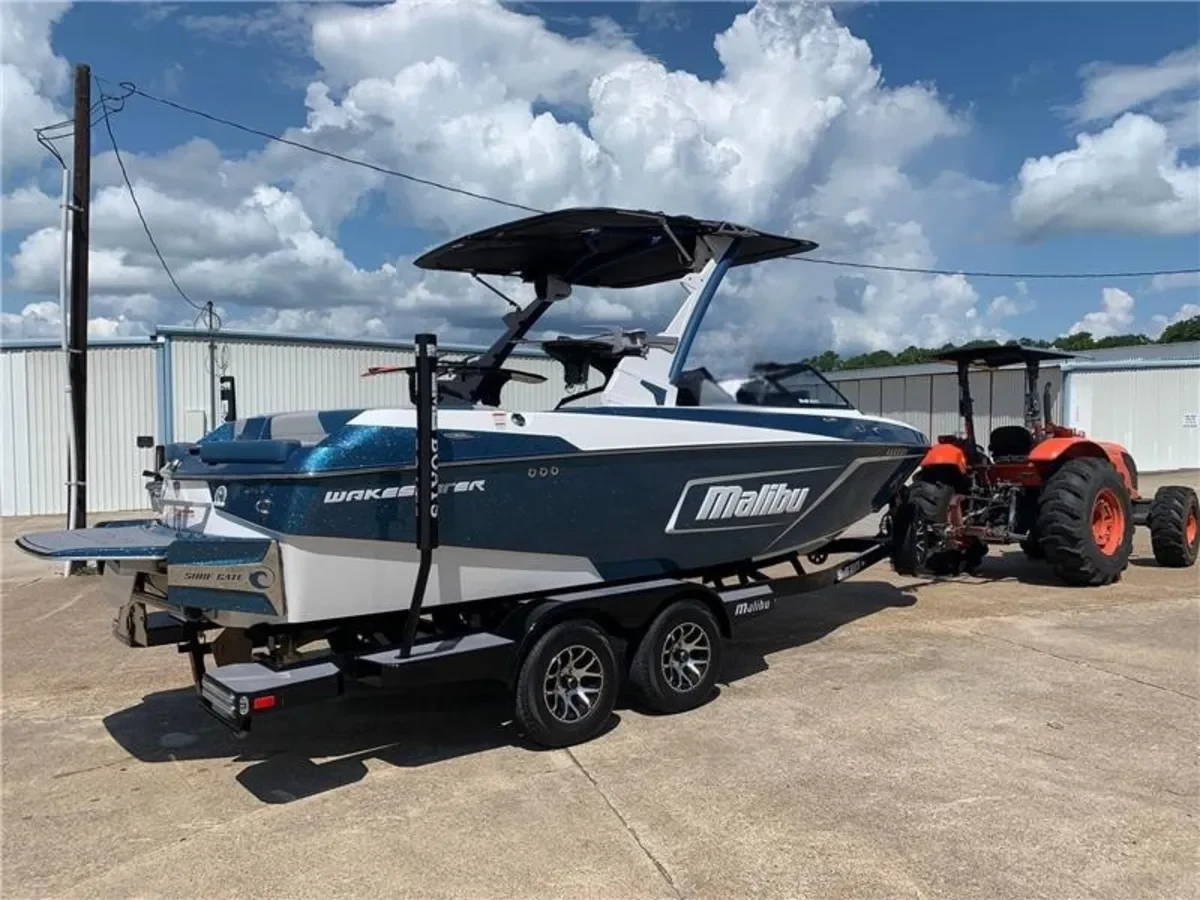 2022 Malibu Wakesetter 22 LSV