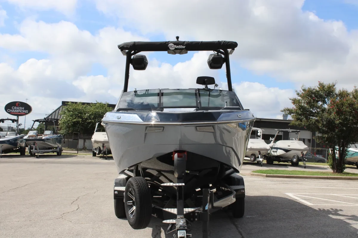 2025 Malibu 25 LSV