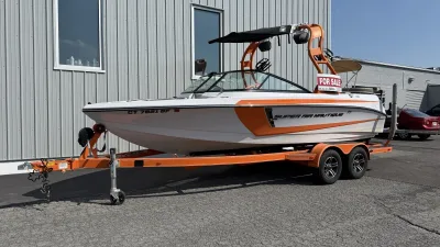 2014 Nautique 210