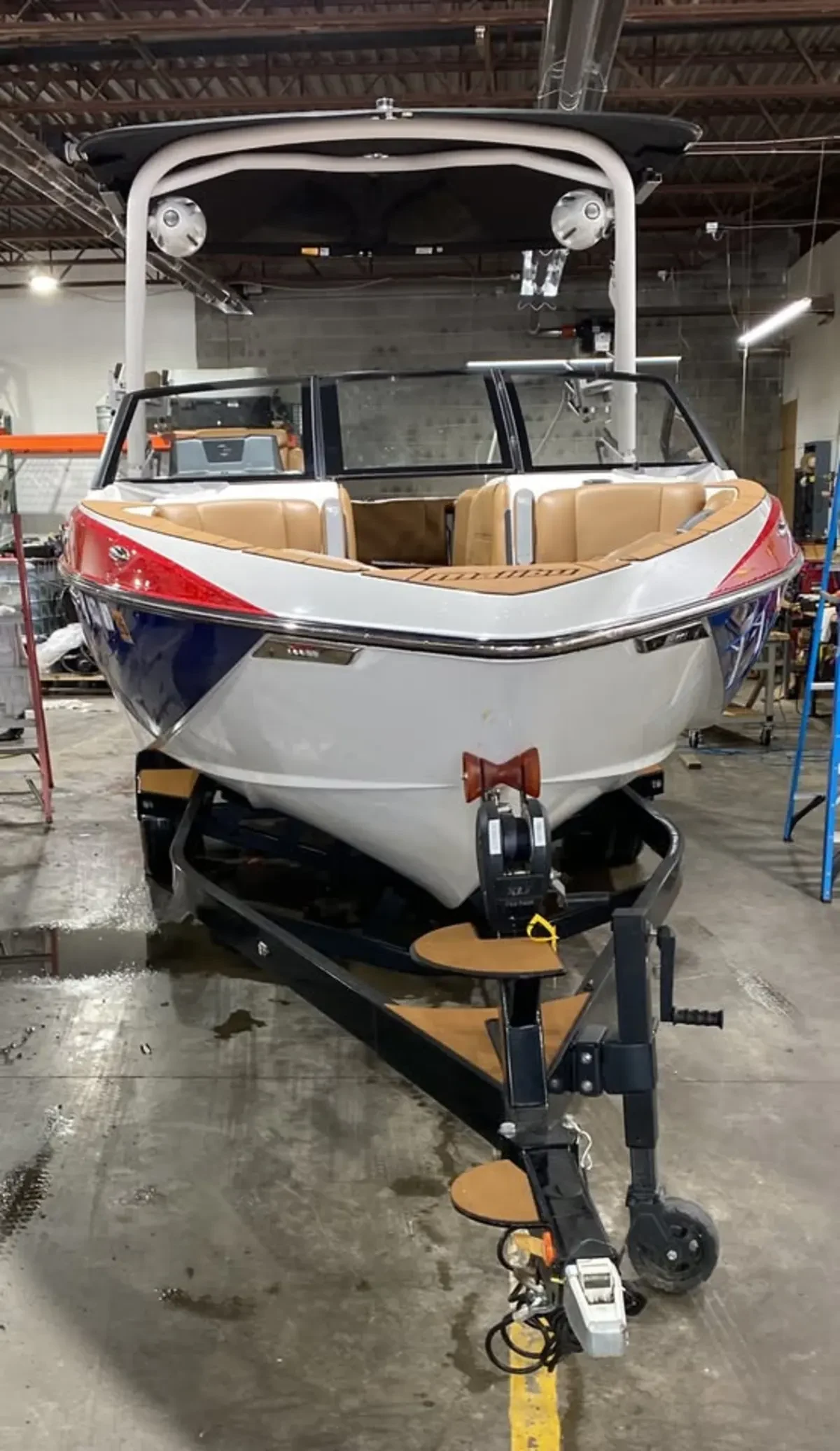 2021 Malibu 25LSV 430HP American Colors! Trailer included 160 hours