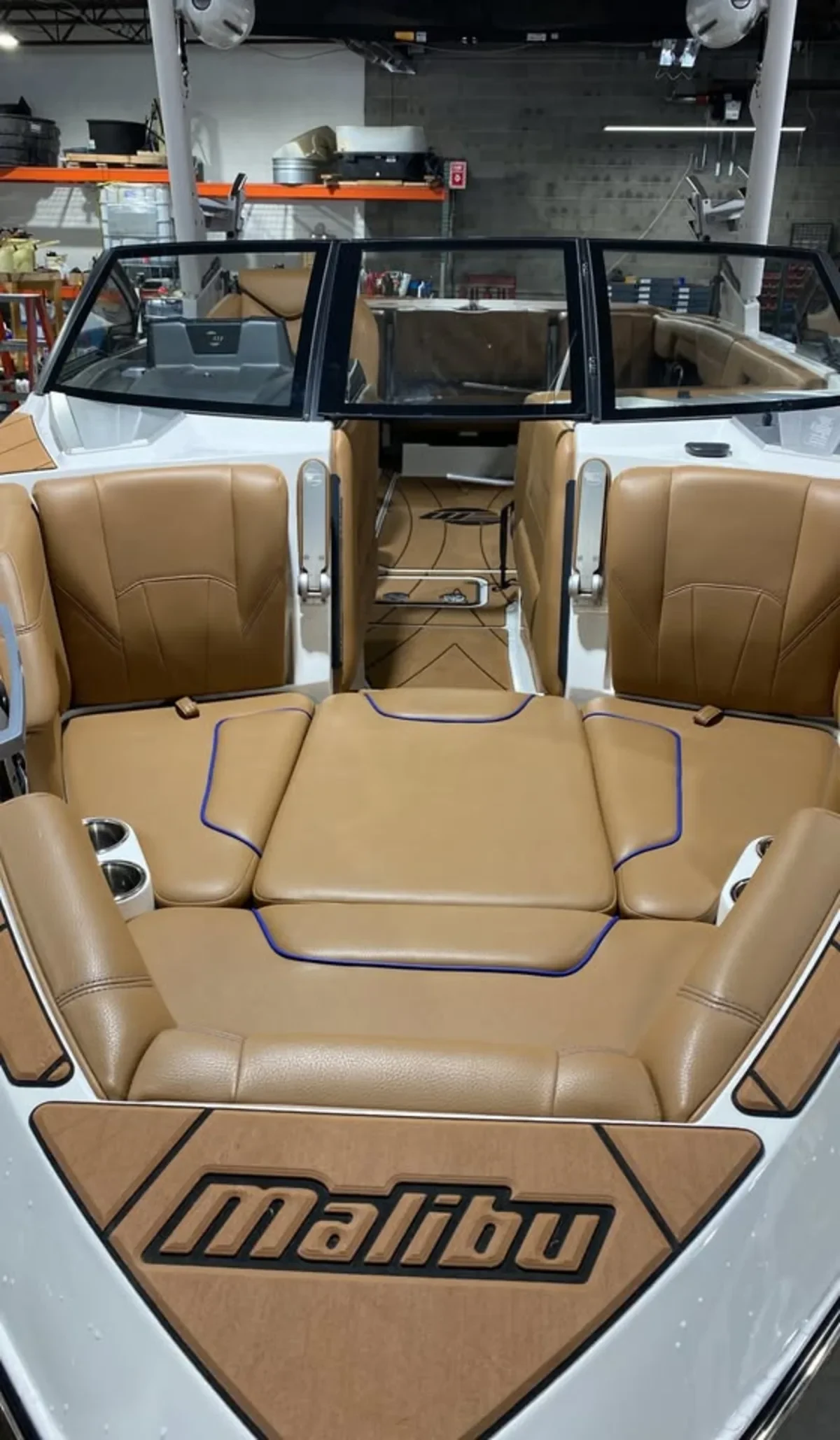 2021 Malibu 25LSV 430HP American Colors! Trailer included 160 hours