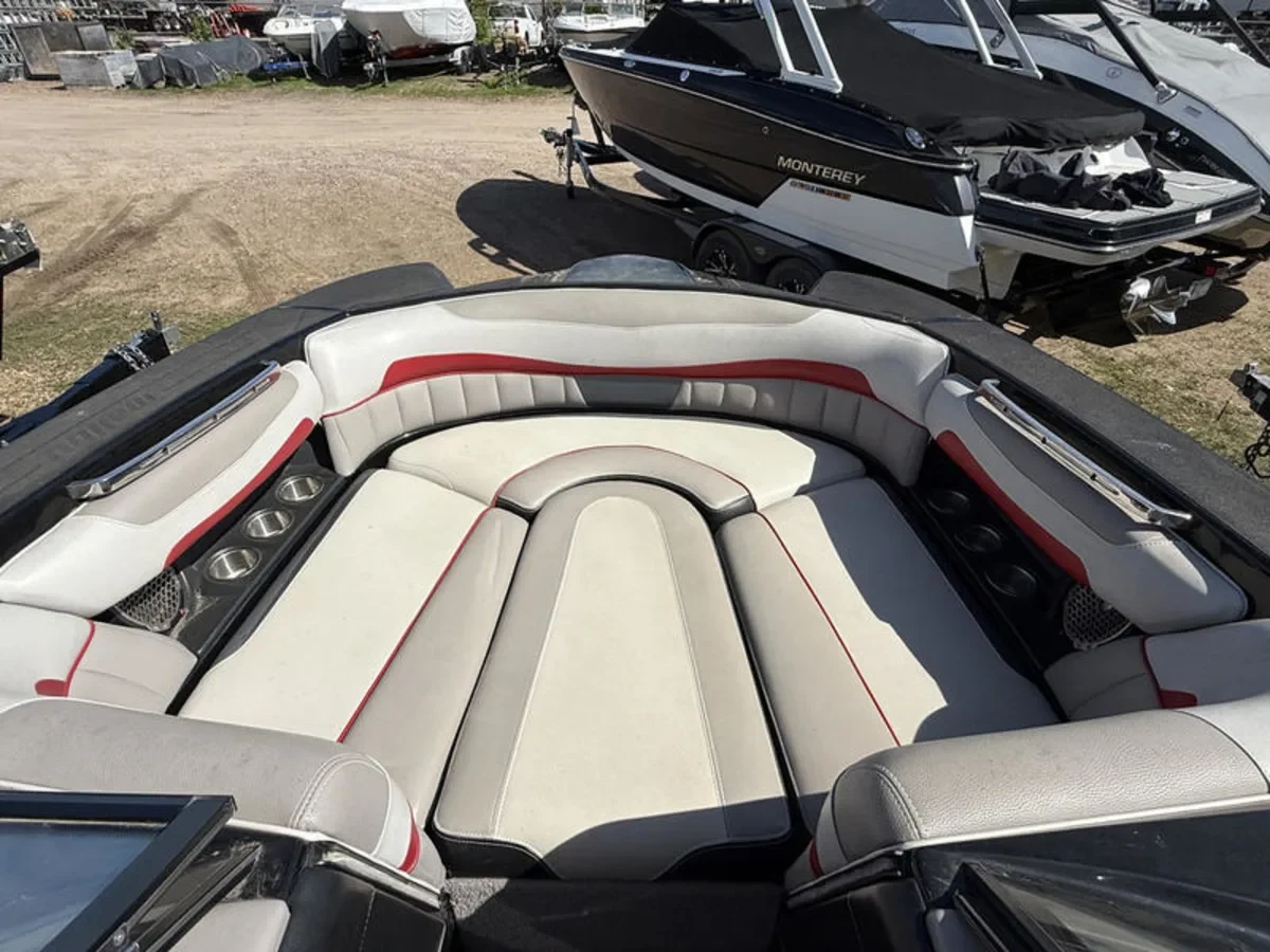 2013 Malibu 22' MXZ 410HP 520 hours
