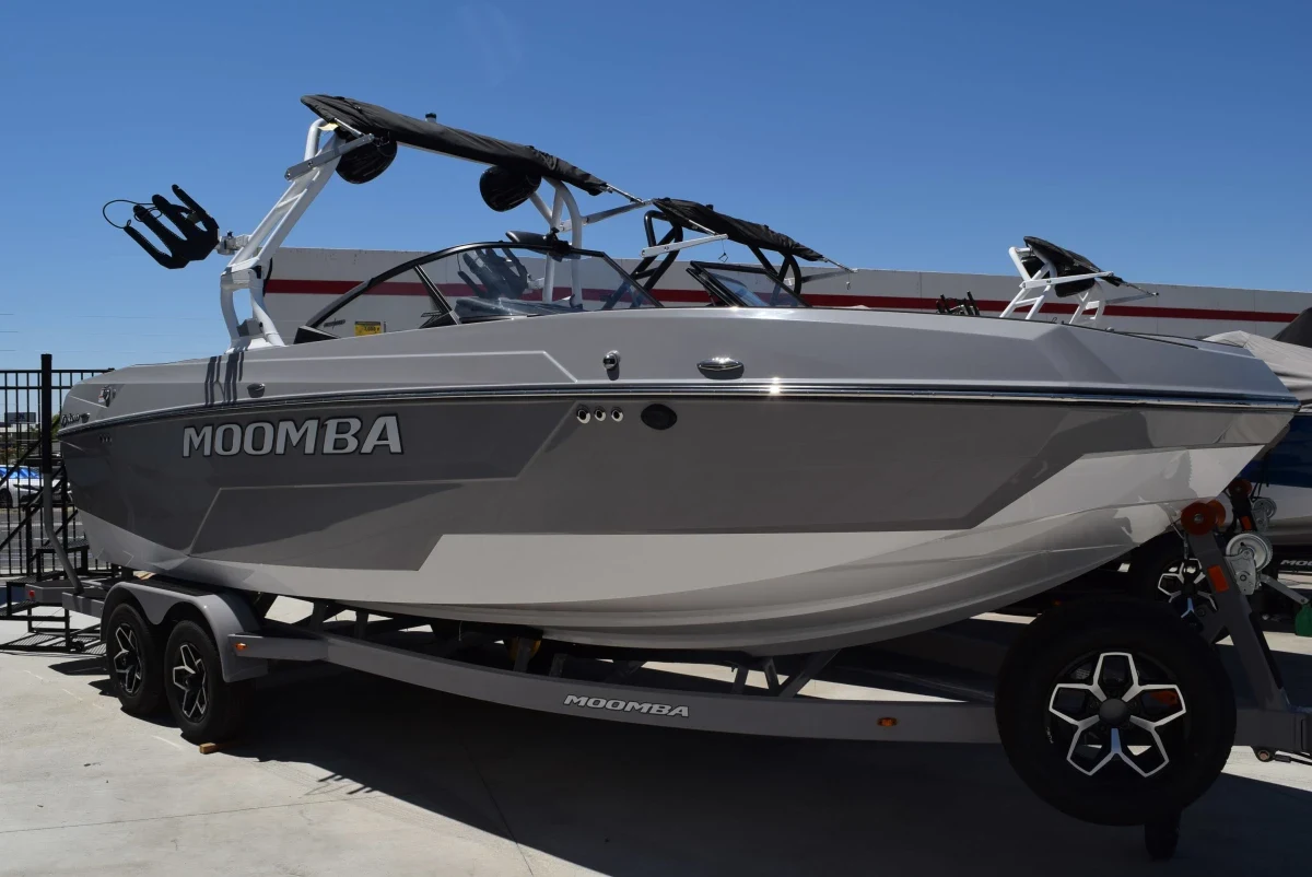 2025 MOOMBA TYKON 