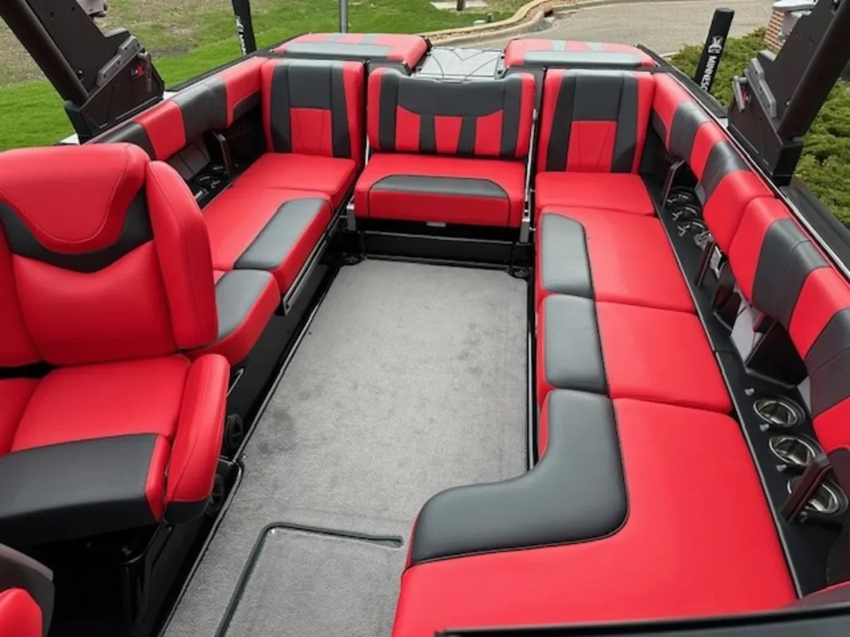 2022 Malibu 23 LSV LT4 Motor!