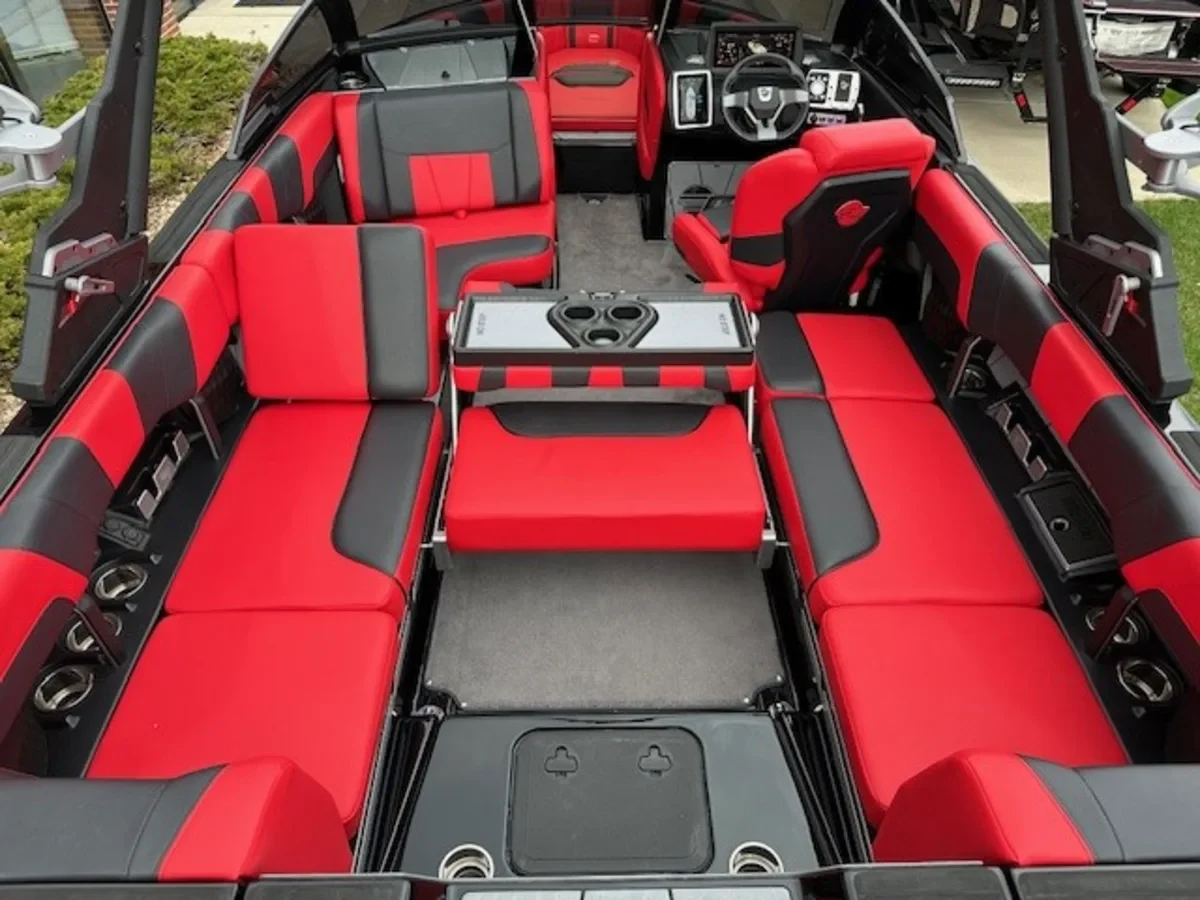 2022 Malibu 23 LSV LT4 Motor!