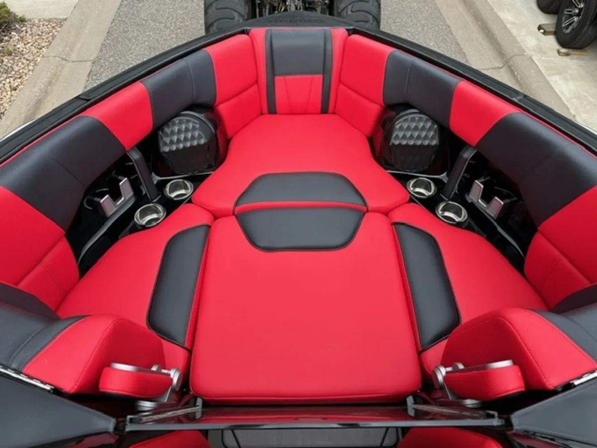 2022 Malibu 23 LSV LT4 Motor!