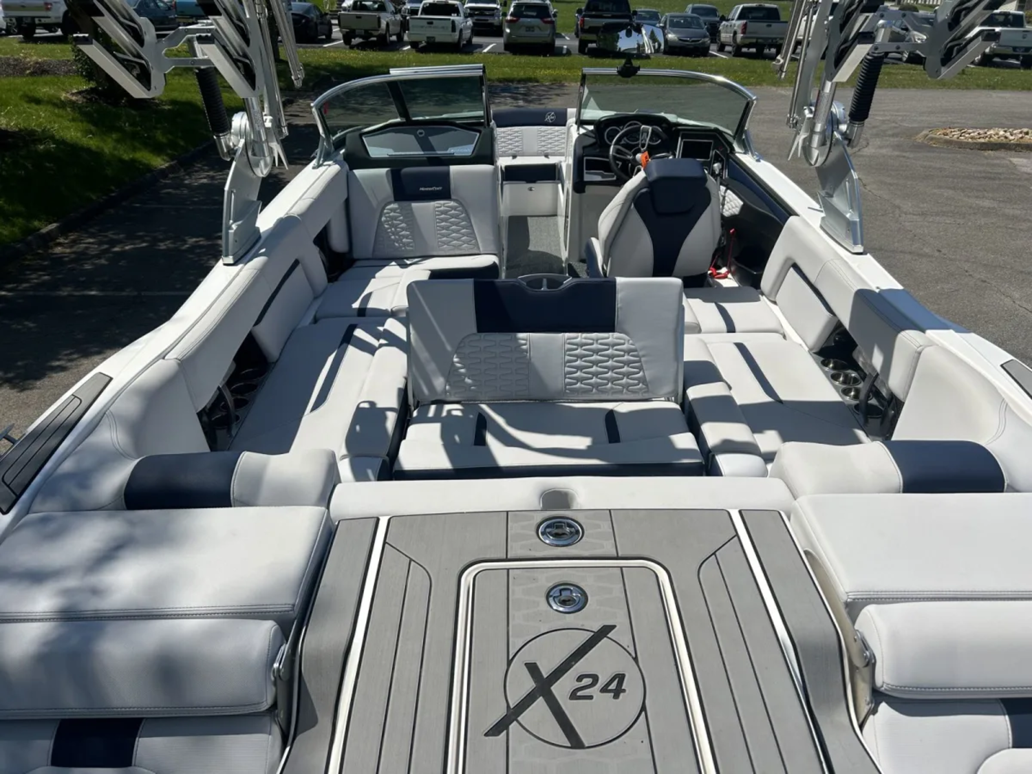 2021 MasterCraft X24