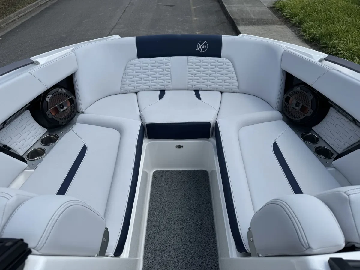 2021 MasterCraft X24