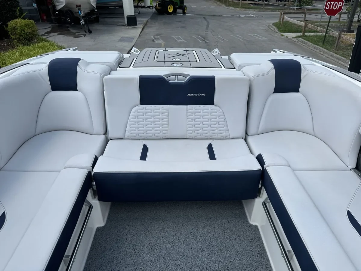 2021 MasterCraft X24