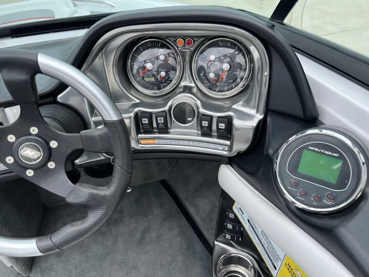 2011 Sport Nautique 200V