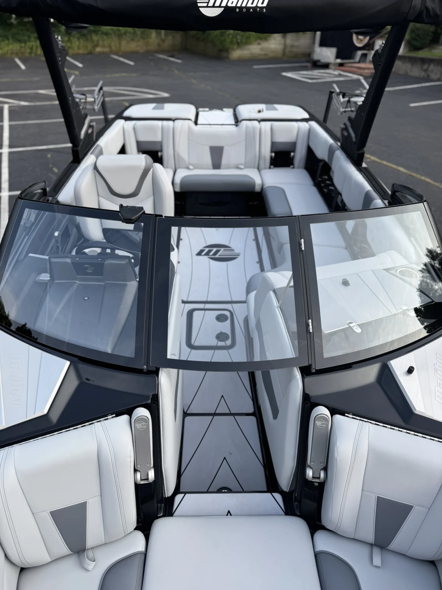 2023 Malibu 23 LSV