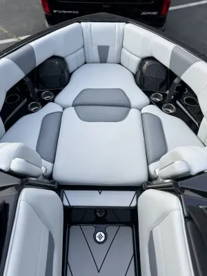 2023-malibu-wakesetter-23-lsv-107847-image3.webp