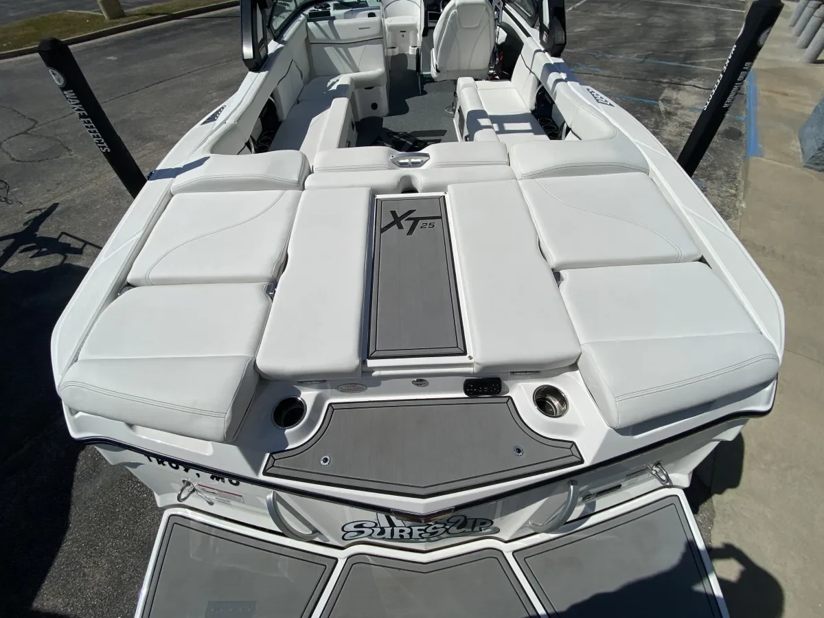2022 MasterCraft XT25