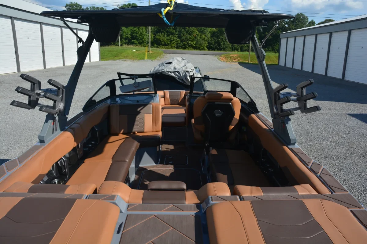 2025 Malibu 23 LSV, M6Di, Tandem Trailer, Metal Flake