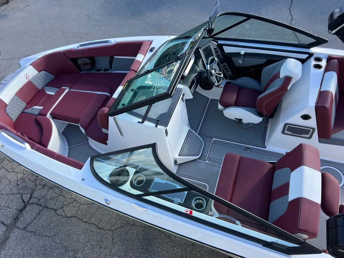 2023 26' MasterCraft "X26" Bowrider