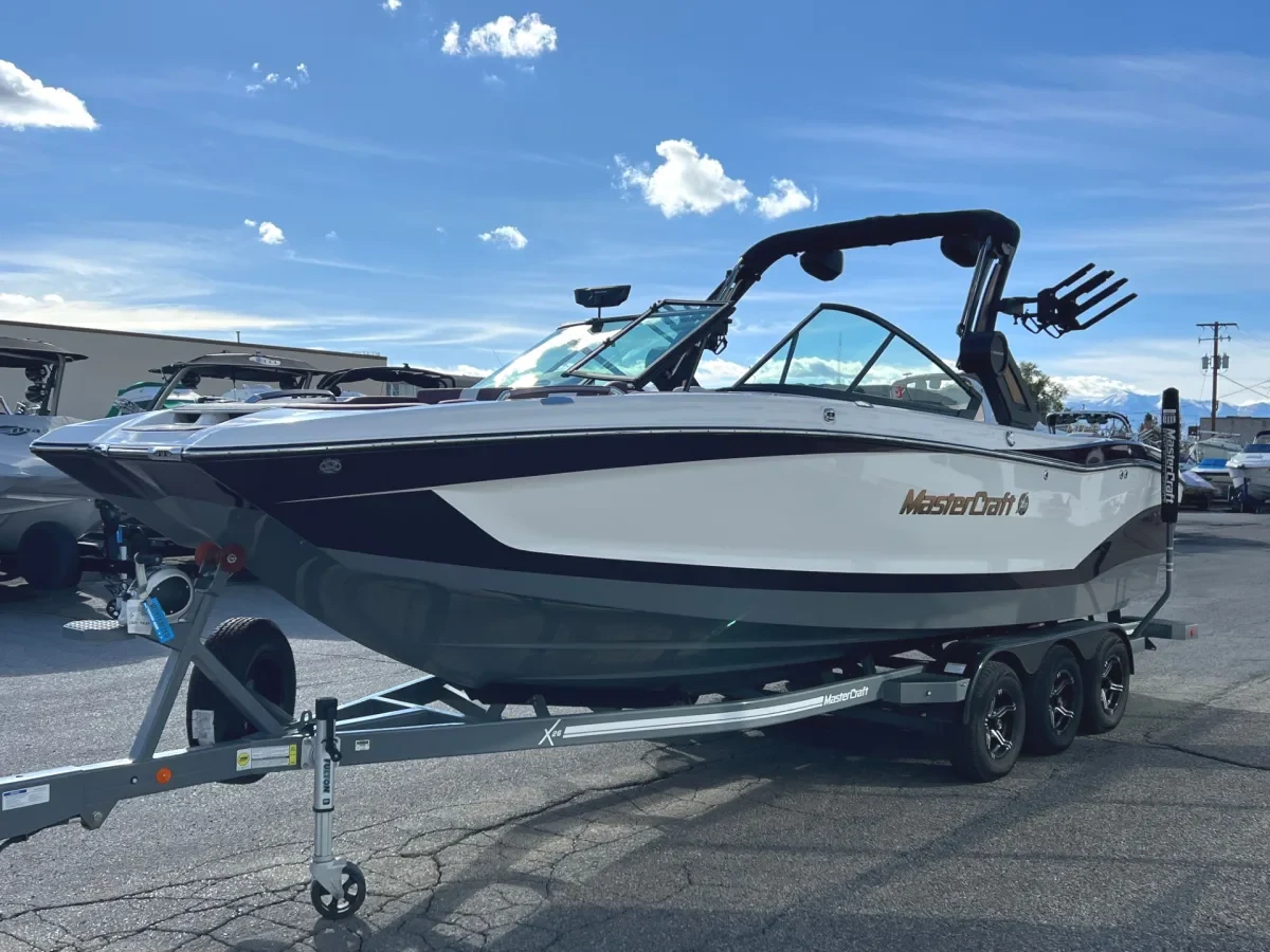 2023 26' MasterCraft "X26" Bowrider