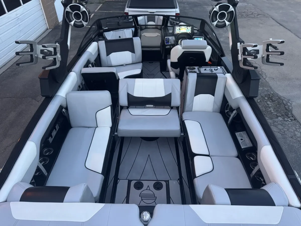 2019 Malibu Boats Wakesetter 25 LSV for sale in LIndon, Utah