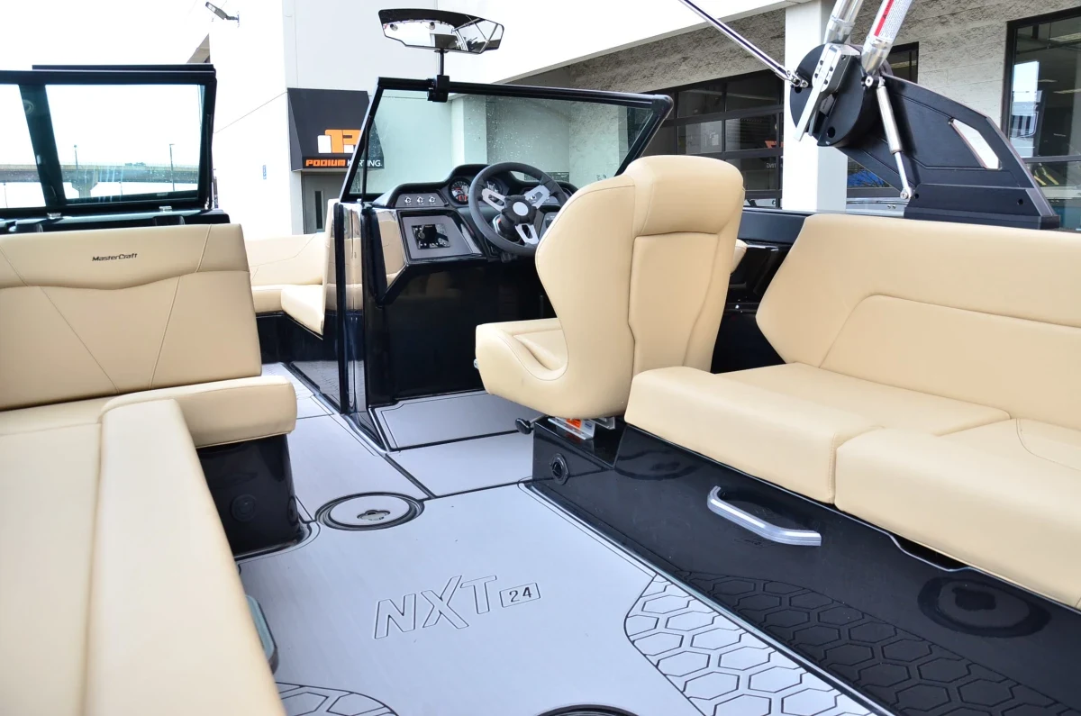 2023 MasterCraft NXT24