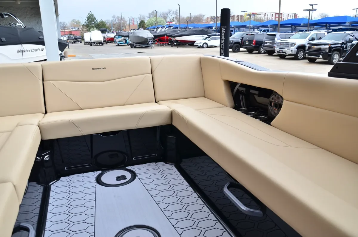 2023 MasterCraft NXT24