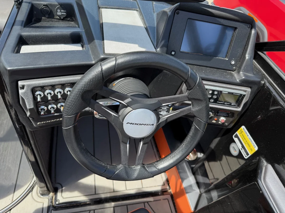 2019 Moomba 22' Craz