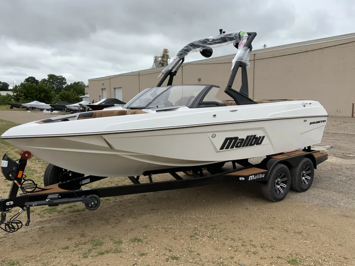 2026 MALIBU 20’ VTX w/ M5DI motor and trailer